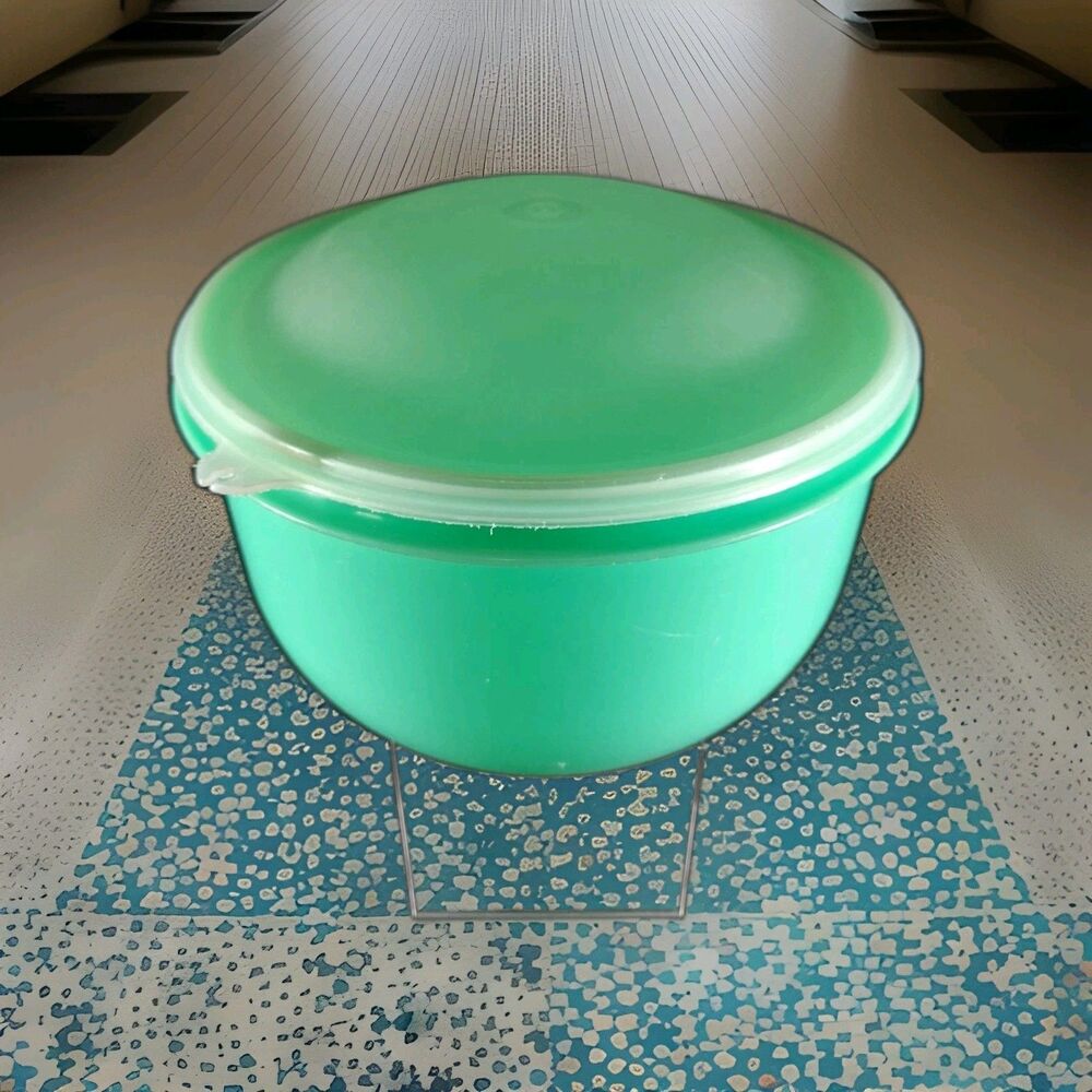 Vtg Tupperware Crisp-It Lettuce Keeper Jadeite Green Lid Spike Complete   *READ*